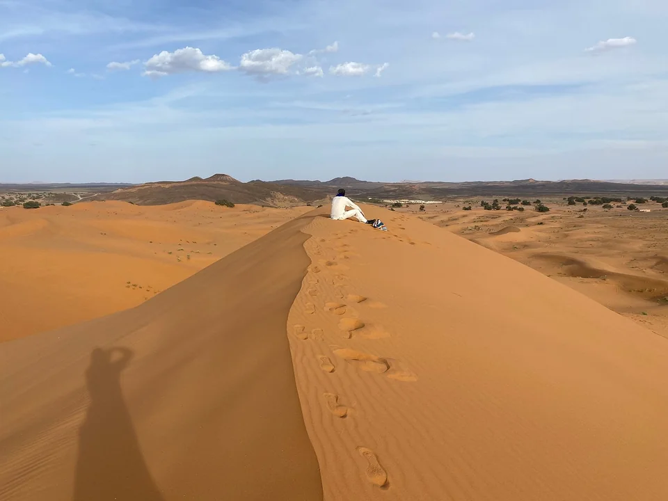 Panoramic Erg Chebbi dunes during a six-day Marrakech to Fes desert tour